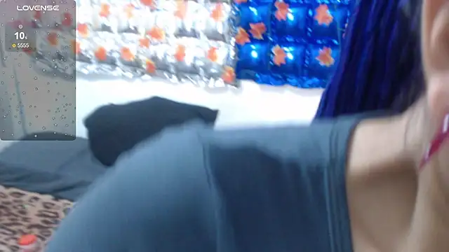 Snapshot of thaly_funn chatting on 02/18/25, 08:03 thaly funn online show from 02/18/25, 08:03