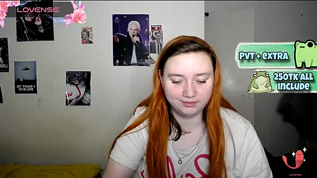 Snapshot of Bitchy_Lily chatting on 01/12/25, 11:04 Bitchy Lily online show from 01/12/25, 11:04