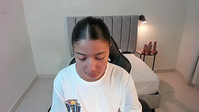 martina roldam online show from 10/22/25, 02:23