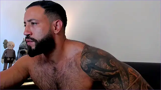 BradLeon  online show from 10/17/25, 07:49