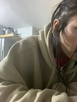 Snapshot of lauuraww chatting on 03/05/25, 05:50 lauuraww online show from 03/05/25, 05:50