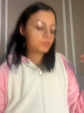 Abril jones10 online show from 12/05/25, 04:21