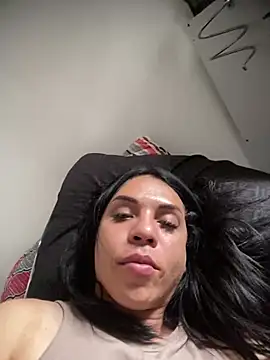 Snapshot of fox_naughty_violet chatting on 12/22/24, 11:44 fox naughty violet online show from 12/22/24, 11:44