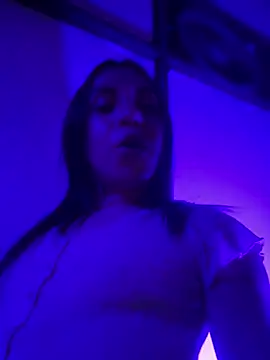 Snapshot of fox_naughty_violet chatting on 01/19/25, 04:33 fox naughty violet online show from 01/19/25, 04:33