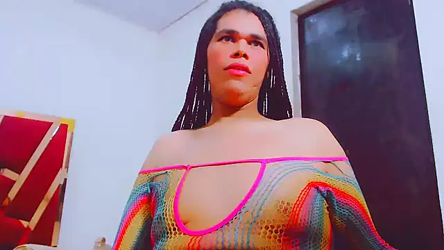 Snapshot of fox_naughty_violet chatting on 09/30/25, 07:41 fox naughty violet online show from 09/30/25, 07:41