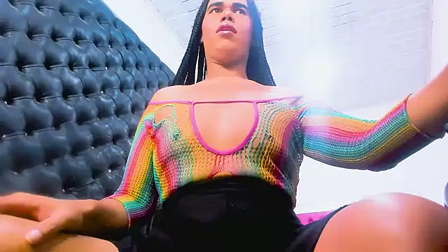 Snapshot of fox_naughty_violet chatting on 10/12/25, 02:54 fox naughty violet online show from 10/12/25, 02:54