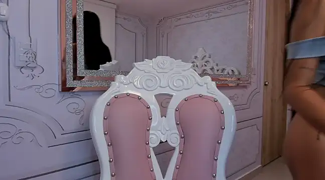 Snapshot of Daphne_Fox_ chatting on 03/08/25, 03:06 Daphne Fox online show from 03/08/25, 03:06