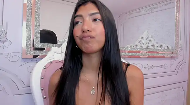 Snapshot of Daphne_Fox_ chatting on 03/08/25, 09:17 Daphne Fox online show from 03/08/25, 09:17