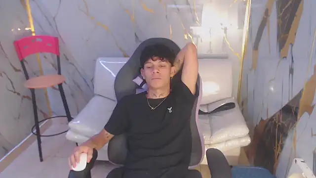 andy dan18 online show from 10/16/25, 04:41