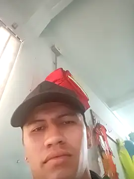 Snapshot of restrepo99 chatting on 02/28/25, 10:39 restrepo99 online show from 02/28/25, 10:39