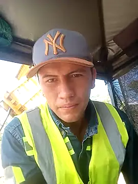 Snapshot of restrepo99 chatting on 03/21/25, 07:24 restrepo99 online show from 03/21/25, 07:24