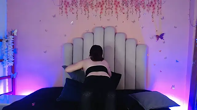 Sweetlu gh online show from 10/11/25, 07:23