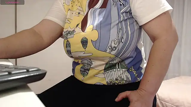 MommyHelpsmee online show from 10/11/25, 09:08