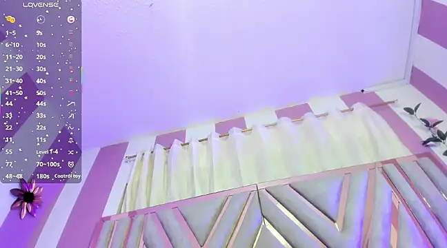 Snapshot of julietha_evans chatting on 02/13/25, 11:04 julietha evans online show from 02/13/25, 11:04