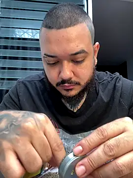 El Titan1998 online show from 11/12/25, 12:05