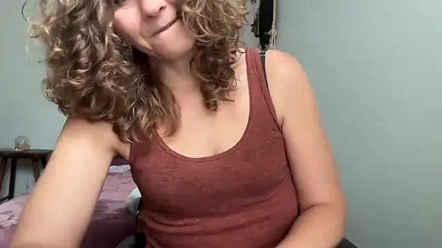 leahsparkles online show from 09/30/25, 02:00