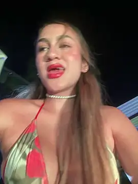 Snapshot of Mariapaula chatting on 12/27/24, 11:31 Mariapaula online show from 12/27/24, 11:31