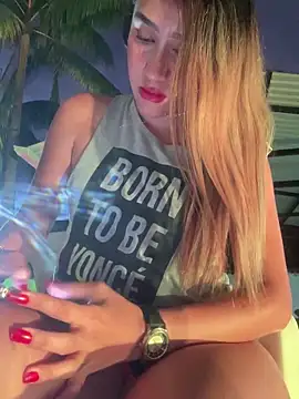 Snapshot of Mariapaula chatting on 01/04/25, 11:17 Mariapaula online show from 01/04/25, 11:17