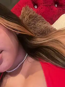 Snapshot of Mariapaula chatting on 02/23/25, 09:59 Mariapaula online show from 02/23/25, 09:59