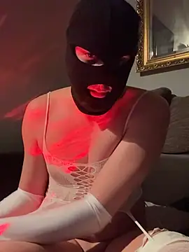 Snapshot of DiamondZar77038 chatting on 01/11/25, 05:40 DiamondZar77038 online show from 01/11/25, 05:40