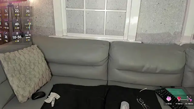 Snapshot of LucyLovelyy chatting on 11/15/25, 02:09 LucyLovelyy online show from 11/15/25, 02:09