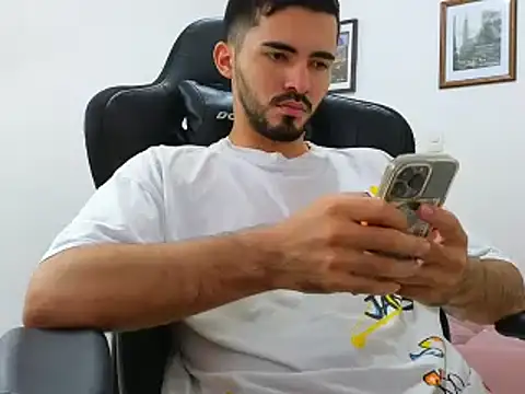 Massimoo 07 online show from 12/22/24, 08:25