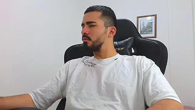 Massimoo 07 online show from 03/12/25, 07:17