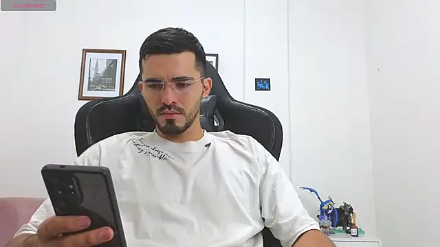 Massimoo 07 online show from 10/25/25, 04:02