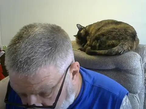 Snapshot of viejo_oso chatting on 10/05/25, 07:45 viejo oso online show from 10/05/25, 07:45