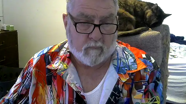 Snapshot of viejo_oso chatting on 10/25/25, 04:46 viejo oso online show from 10/25/25, 04:46