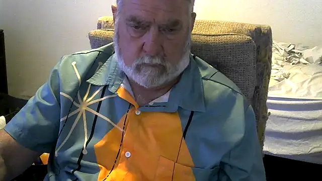 Snapshot of viejo_oso chatting on 10/30/25, 03:19 viejo oso online show from 10/30/25, 03:19