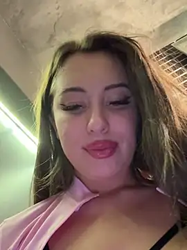 Snapshot of AndreaMood chatting on 01/27/25, 11:32 AndreaMood online show from 01/27/25, 11:32