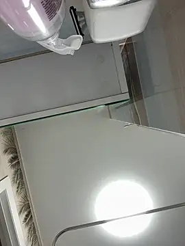 Snapshot of AndreaMood chatting on 09/22/25, 01:07 AndreaMood online show from 09/22/25, 01:07