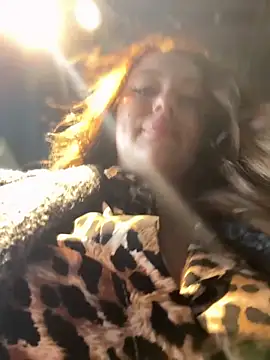 Snapshot of AndreaMood chatting on 09/27/25, 01:43 AndreaMood online show from 09/27/25, 01:43