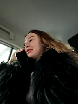 Snapshot of AndreaMood chatting on 10/24/25, 02:08 AndreaMood online show from 10/24/25, 02:08