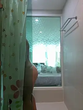 Snapshot of AndreaMood chatting on 11/08/25, 01:28 AndreaMood online show from 11/08/25, 01:28