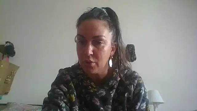 Snapshot of BELLAMORGANE1 chatting on 12/24/24, 03:26 BELLAMORGANE1 online show from 12/24/24, 03:26