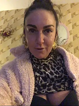 BELLAMORGANE1 online show from 11/29/25, 04:21