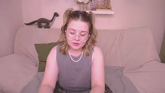 Snapshot of TessPleasure chatting on 12/28/24, 10:25 TessPleasure online show from 12/28/24, 10:25