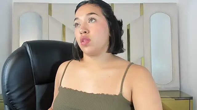 IsabellRodriguez18 online show from 10/18/25, 03:31