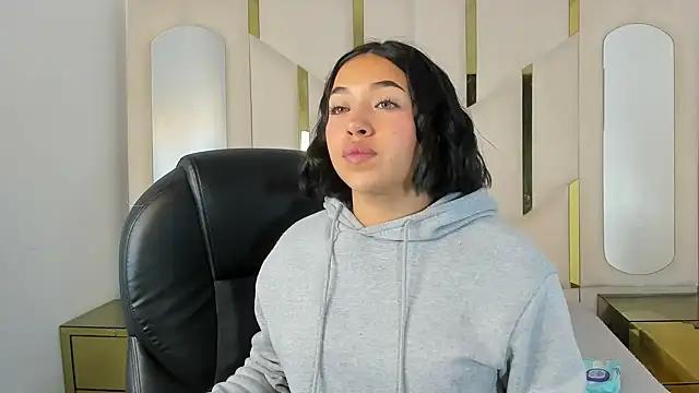 IsabellRodriguez18 online show from 10/24/25, 03:14