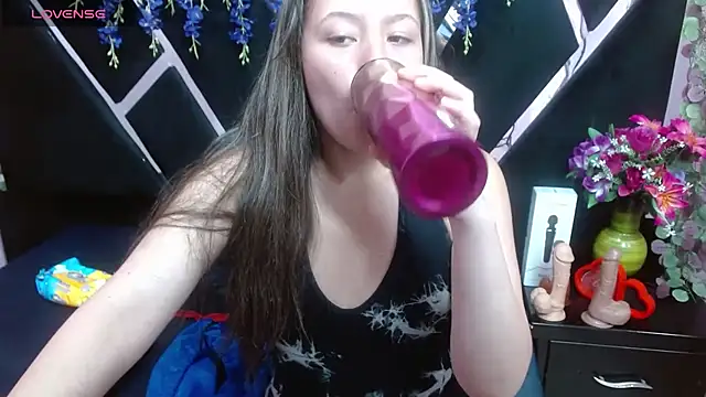 Snapshot of alison_deep chatting on 03/10/25, 01:32 alison deep online show from 03/10/25, 01:32