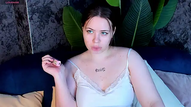 EricaElliott online show from 10/09/25, 05:16