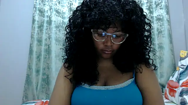 Snapshot of Teassa90 chatting on 10/15/25, 07:52 Teassa90 online show from 10/15/25, 07:52