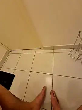 Maxoux02 online show from 12/23/24, 11:06