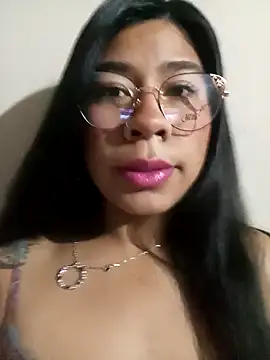 Snapshot of Pamelamilkk_1007 chatting on 02/05/25, 09:36 Pamelamilkk 1007 online show from 02/05/25, 09:36