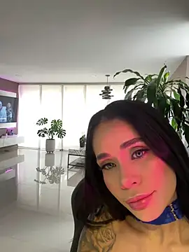 Snapshot of Karol_Towers chatting on 01/07/25, 07:59 Karol Towers online show from 01/07/25, 07:59
