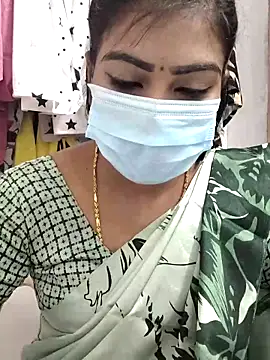 Snapshot of meena_27 chatting on 02/14/25, 04:09 meena 27 online show from 02/14/25, 04:09