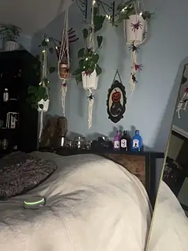 AlessasRoom online show from 10/26/25, 06:03