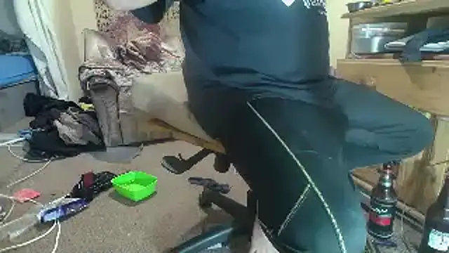 Snapshot of poesnuus999 chatting on 09/20/25, 06:31 poesnuus999 online show from 09/20/25, 06:31